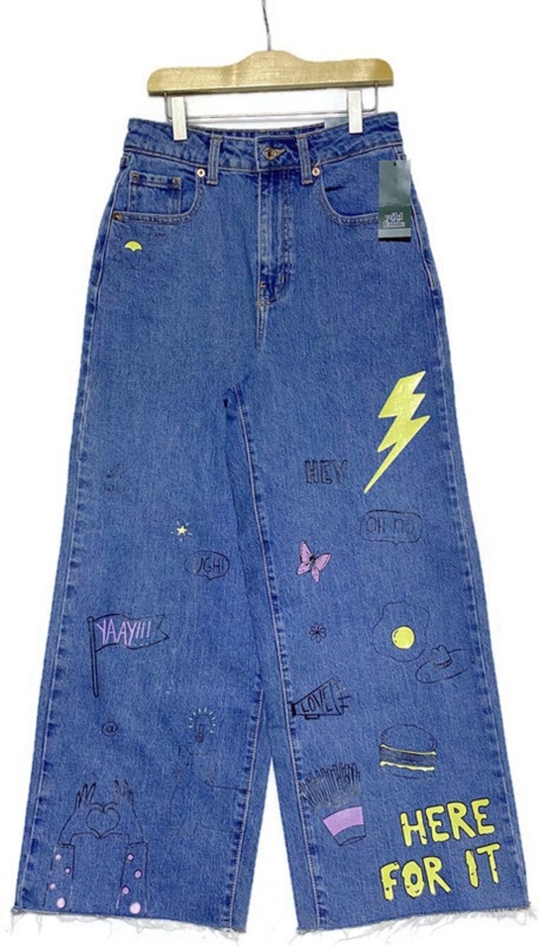 Wild Fable Jeans Women's Size 0 I Need Space Graphics Distressed Bottom NEW